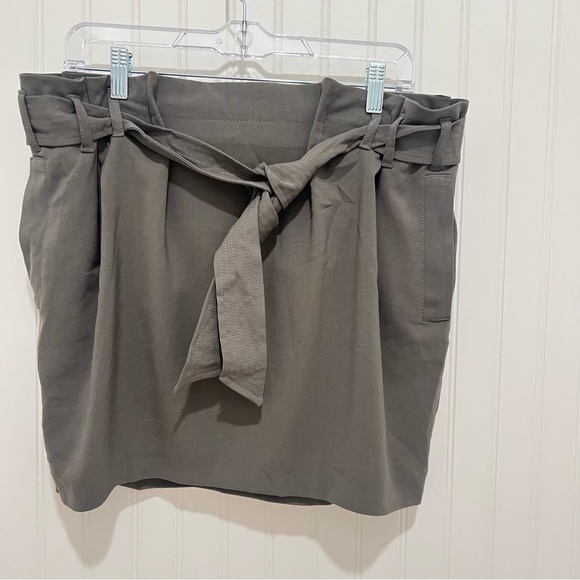 See By Chloe army Green  Mini Skort - Picture 1 of 7